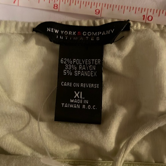 New York & Co. size X-large light mint green sleeveless halter top with stretch - Picture 2 of 5